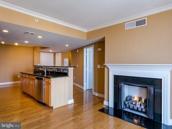 Gas Fireplace - 414 Water St