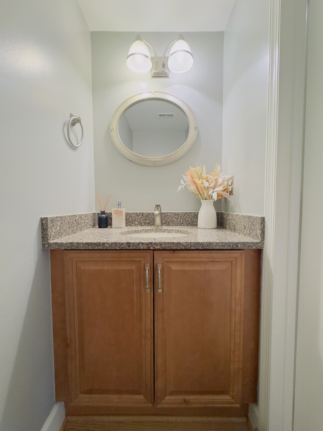 Building Photo - 3832 Charles Ave