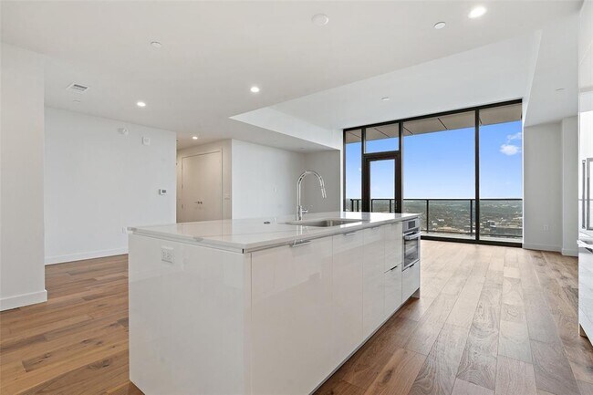 Building Photo - 44 East Ave