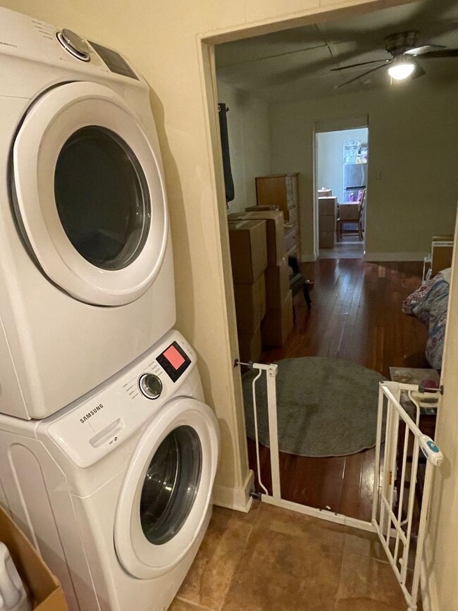 Building Photo - 2BD/1BA Shotgun in Bayou St John