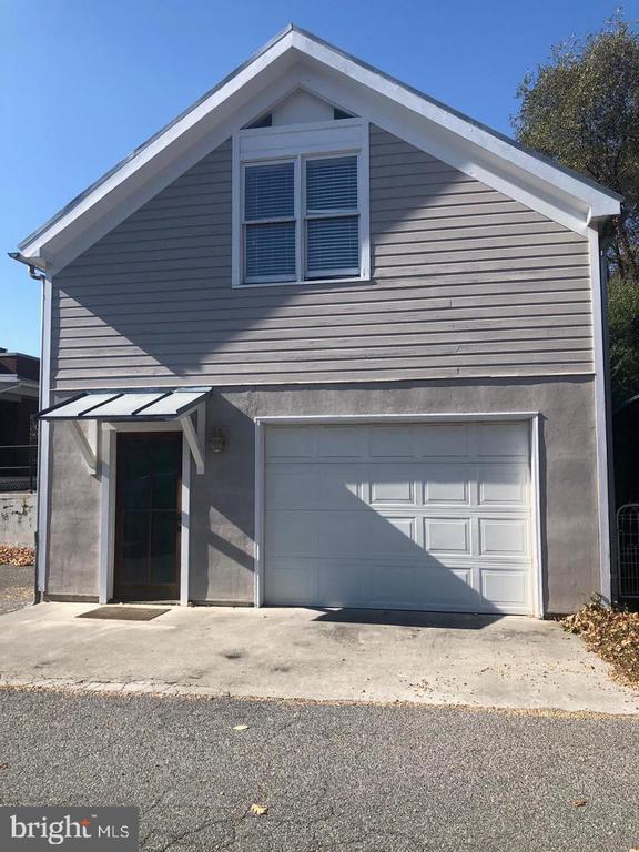 Building Photo - 216 N Braddock St