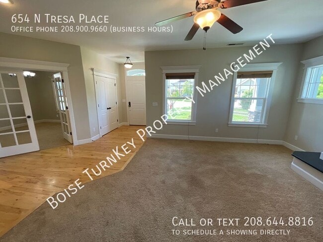 Building Photo - 654 N Tresa Pl