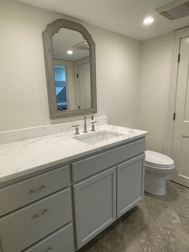 Building Photo - Georgetown Splendor with Garage Parking