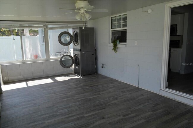 Building Photo - 8201 Donaldson Dr
