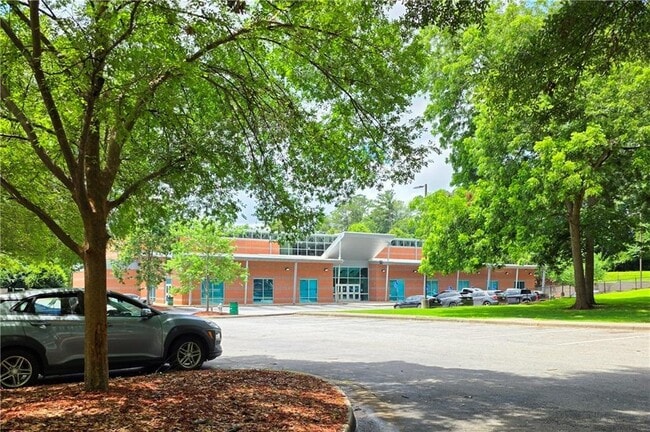 Building Photo - 3533 Charlotte Dr