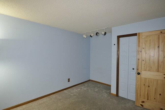 Building Photo - 7287 S Long Springs Butte