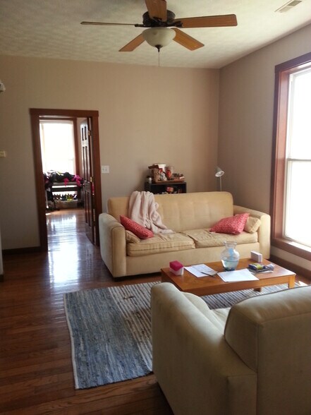 Building Photo - 722 W Kirkwood Ave