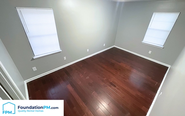 Building Photo - 1375 Adelaide St