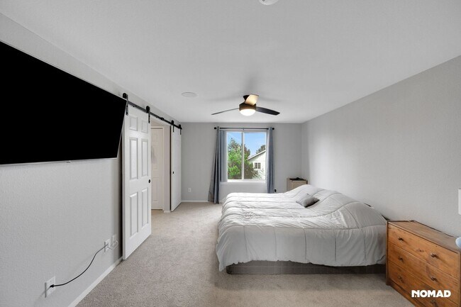 Building Photo - Spacious 4BR House in Aurora