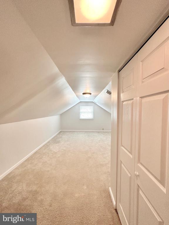 Building Photo - 3066 Valley Ln