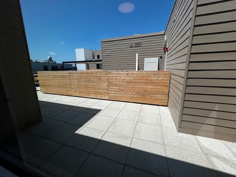 Building Photo - 82 Rugg Rd