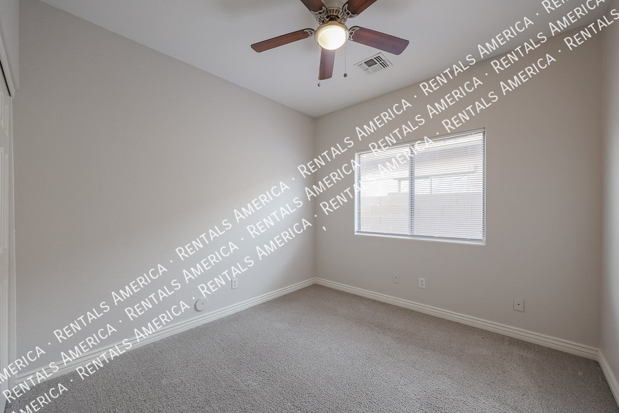 Building Photo - 8805 W Hilton Ave