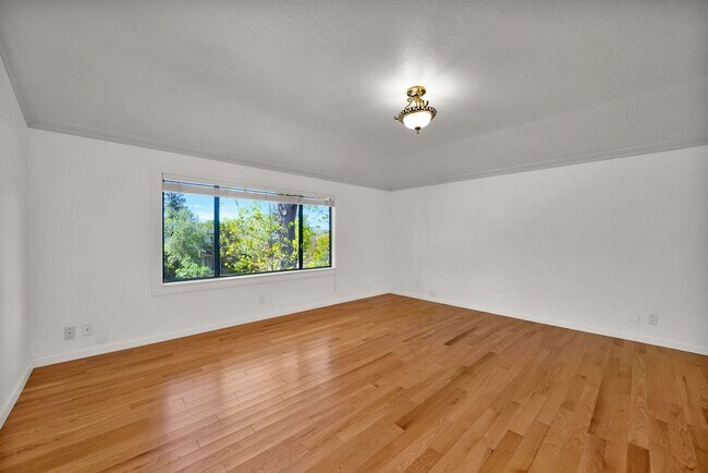 Building Photo - Executive Saratoga Home + ADU | Pool & Spa | Lynbrook High School District