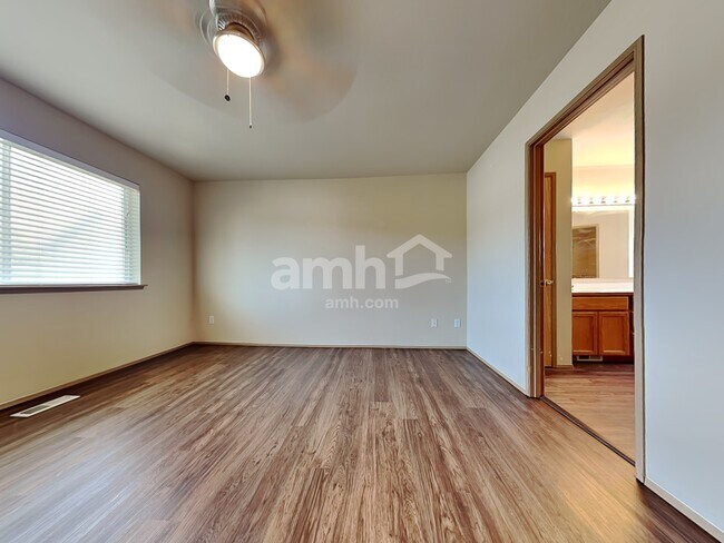 Building Photo - 7815 205th St E