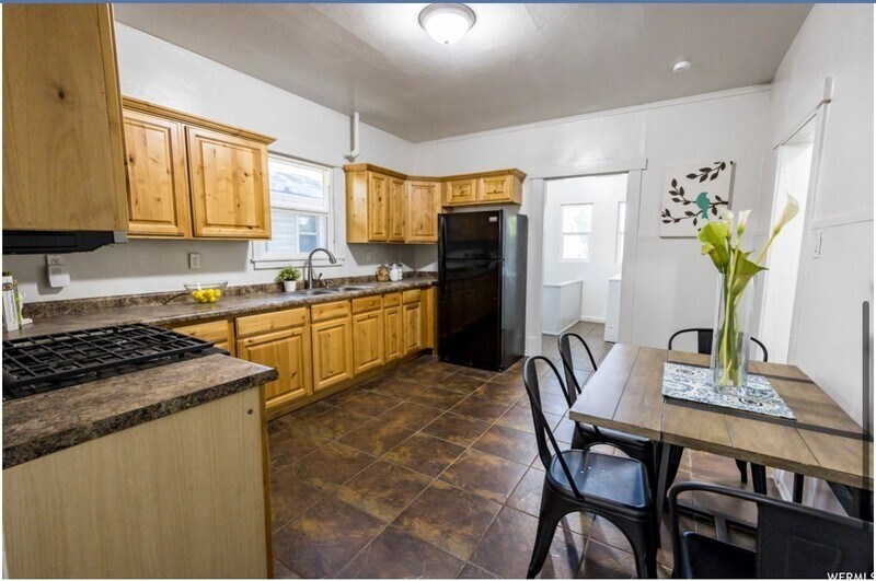 Building Photo - 254 S 1100 W