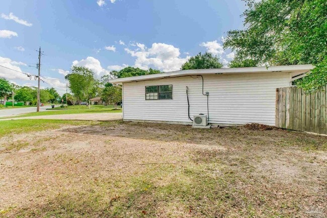 Building Photo - 3711 Tom Ln Dr