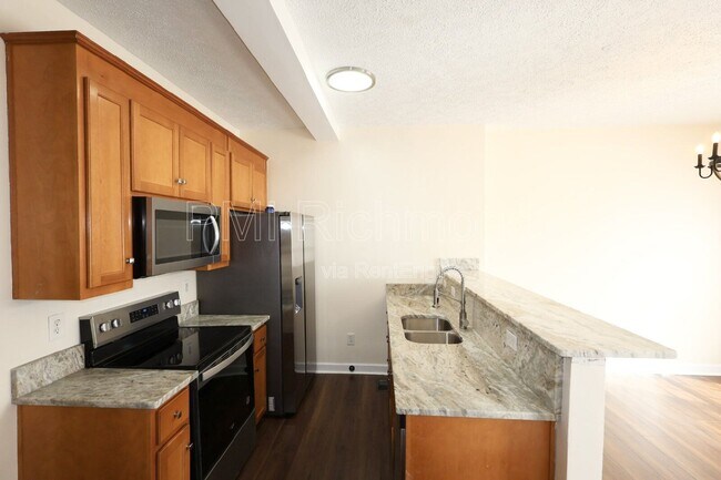 Building Photo - 2716 Goyne Loop