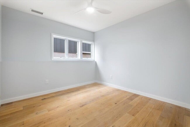 Building Photo - 46 Hudson St