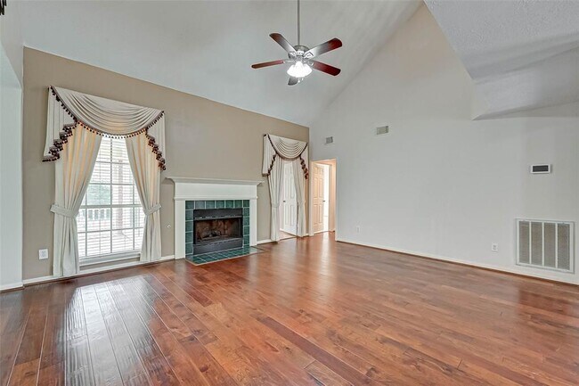 Building Photo - 1630 Berkoff Dr