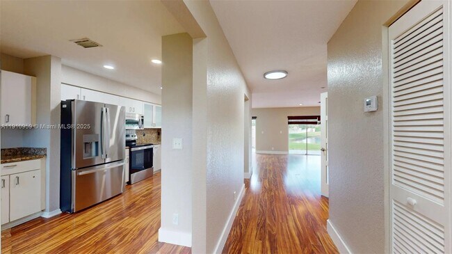 Building Photo - 11175 SW 17th Manor