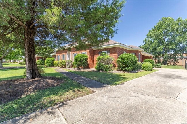 Building Photo - 1855 Brookstone Dr