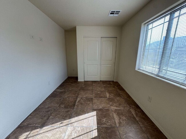 Building Photo - "Cozy 3-Bedroom, 2-Bathroom Home in San Luis!"