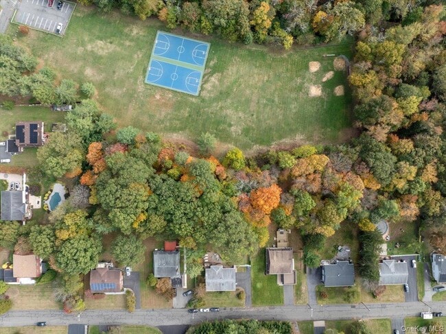 Building Photo - 107 Tennyson Dr