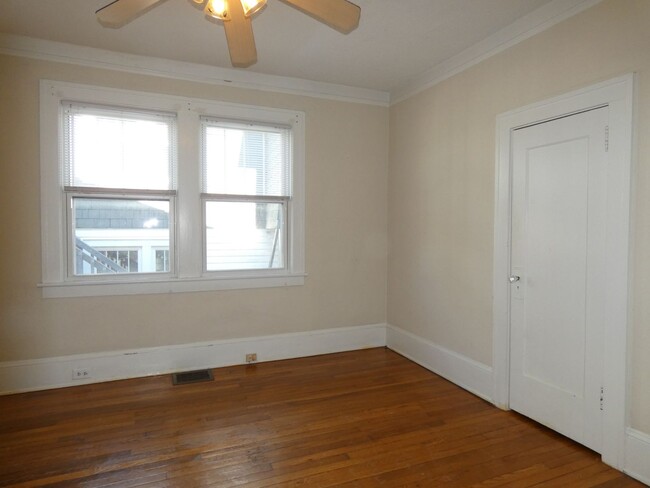 Building Photo - 1920s Craftsman Bungalow in Norwood Park -...