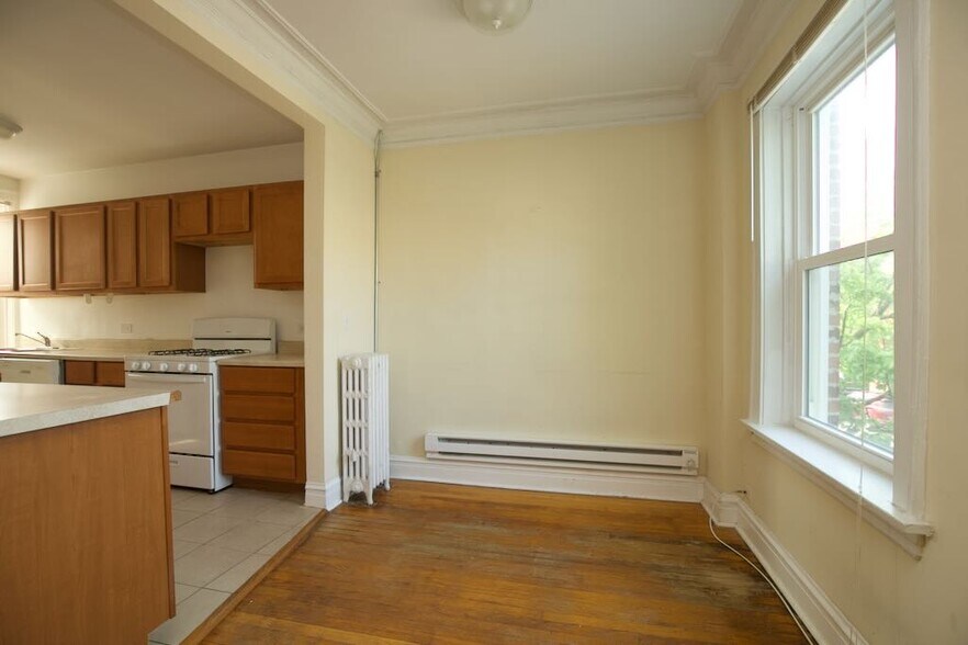 Building Photo - 918 Green Bay