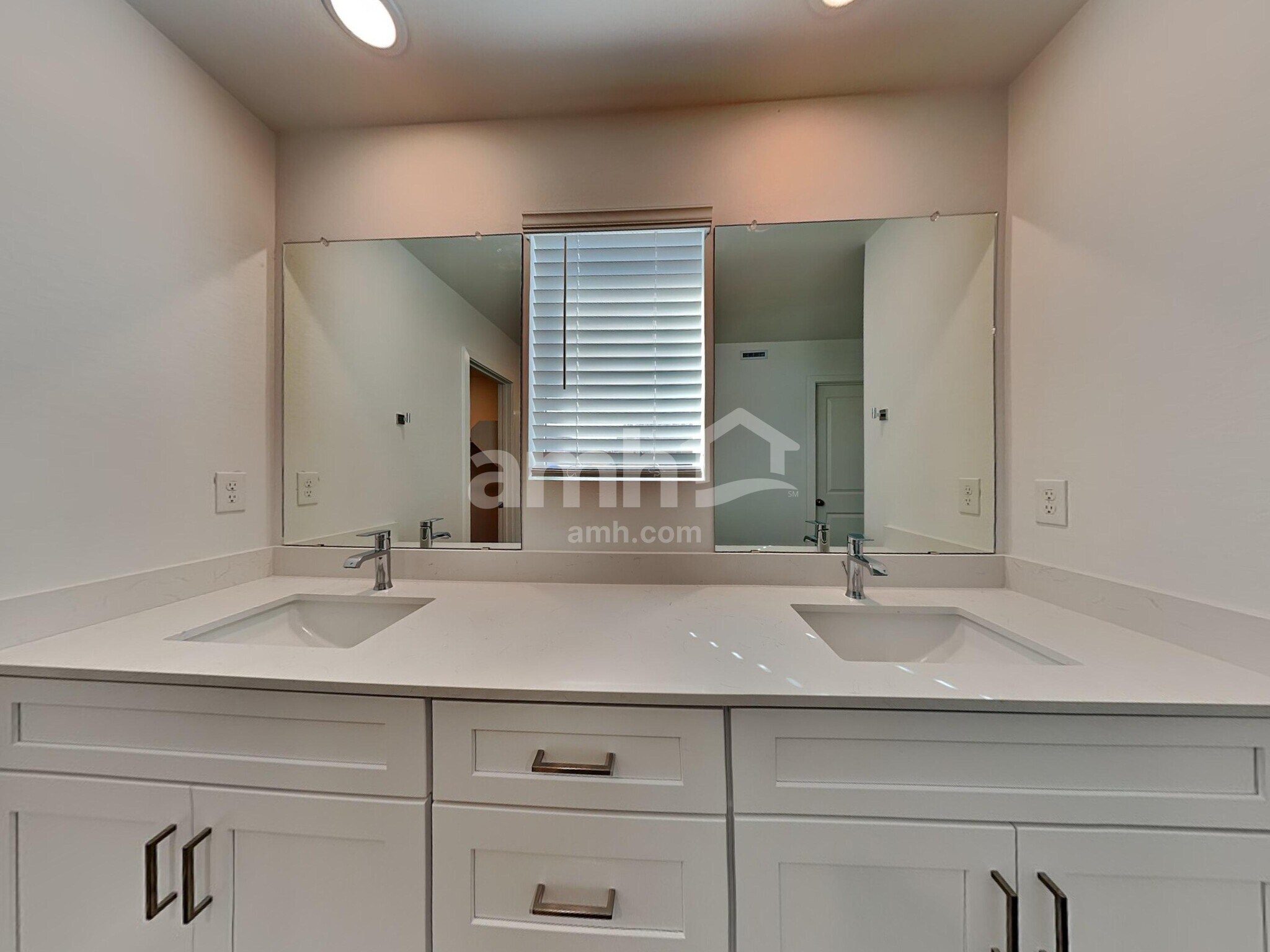 Building Photo - 12617 W Adair Dr