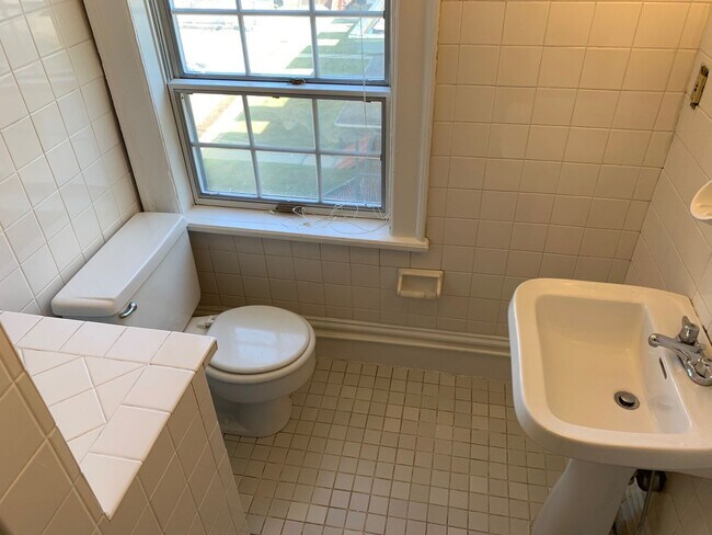 Building Photo - 1724 Wightman St