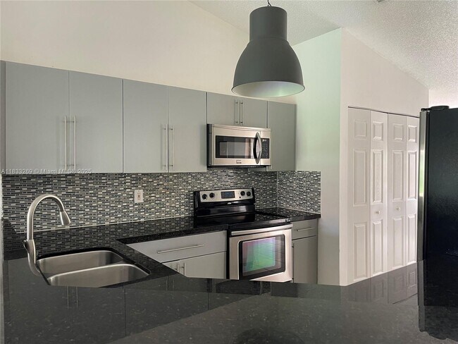 Building Photo - 1631 Orion Ln