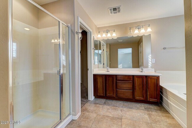 Building Photo - 2530 W Cordia Ln