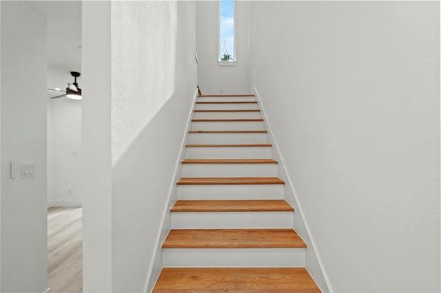 Building Photo - 935 W Twelfth St