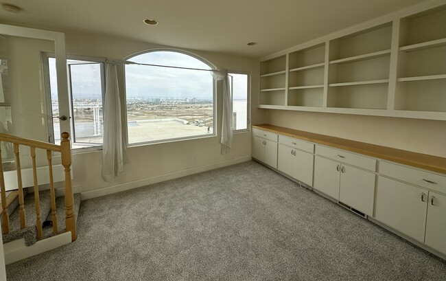 Building Photo - 8120 Billowvista Dr