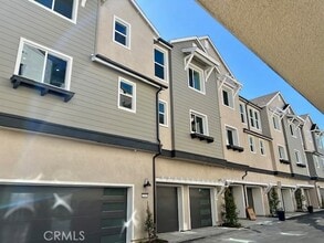 Building Photo - 32007 P.º Deriva