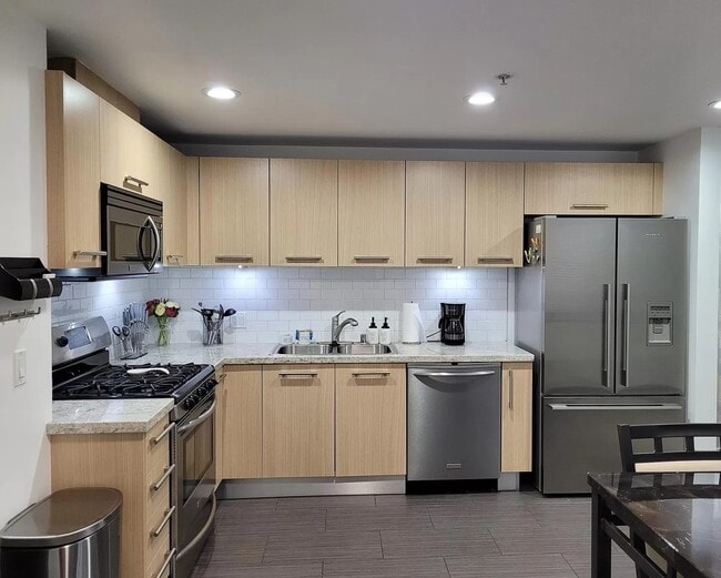 Building Photo - 1431 Pacific Hwy