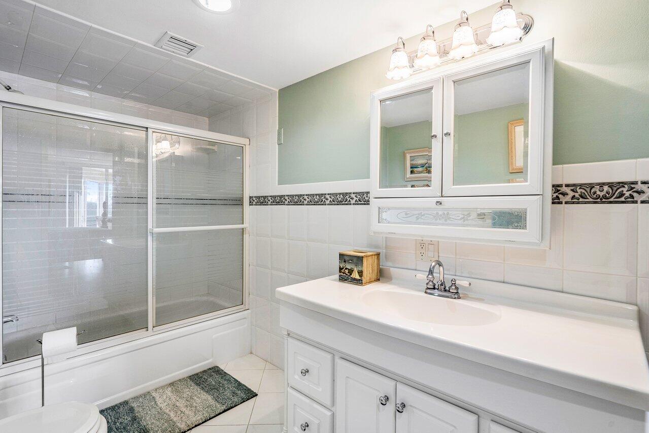 Primary Bath - 6200 NW 2nd Ave