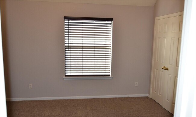 Building Photo - 22755 Cascade Springs Dr