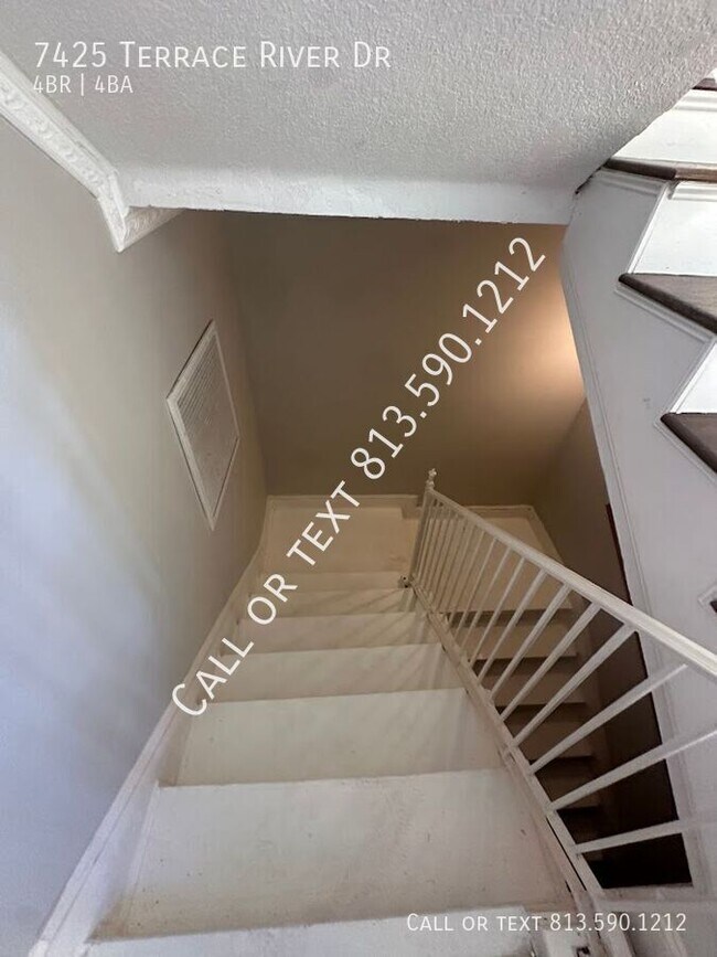 Building Photo - 7425 Terrace River Dr