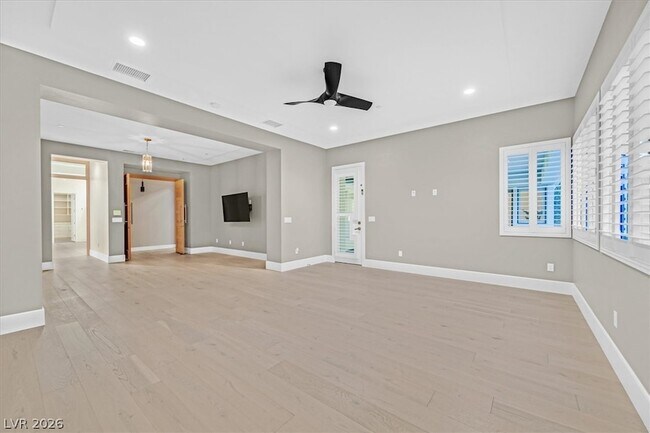 Building Photo - 65 Garibaldi Wy