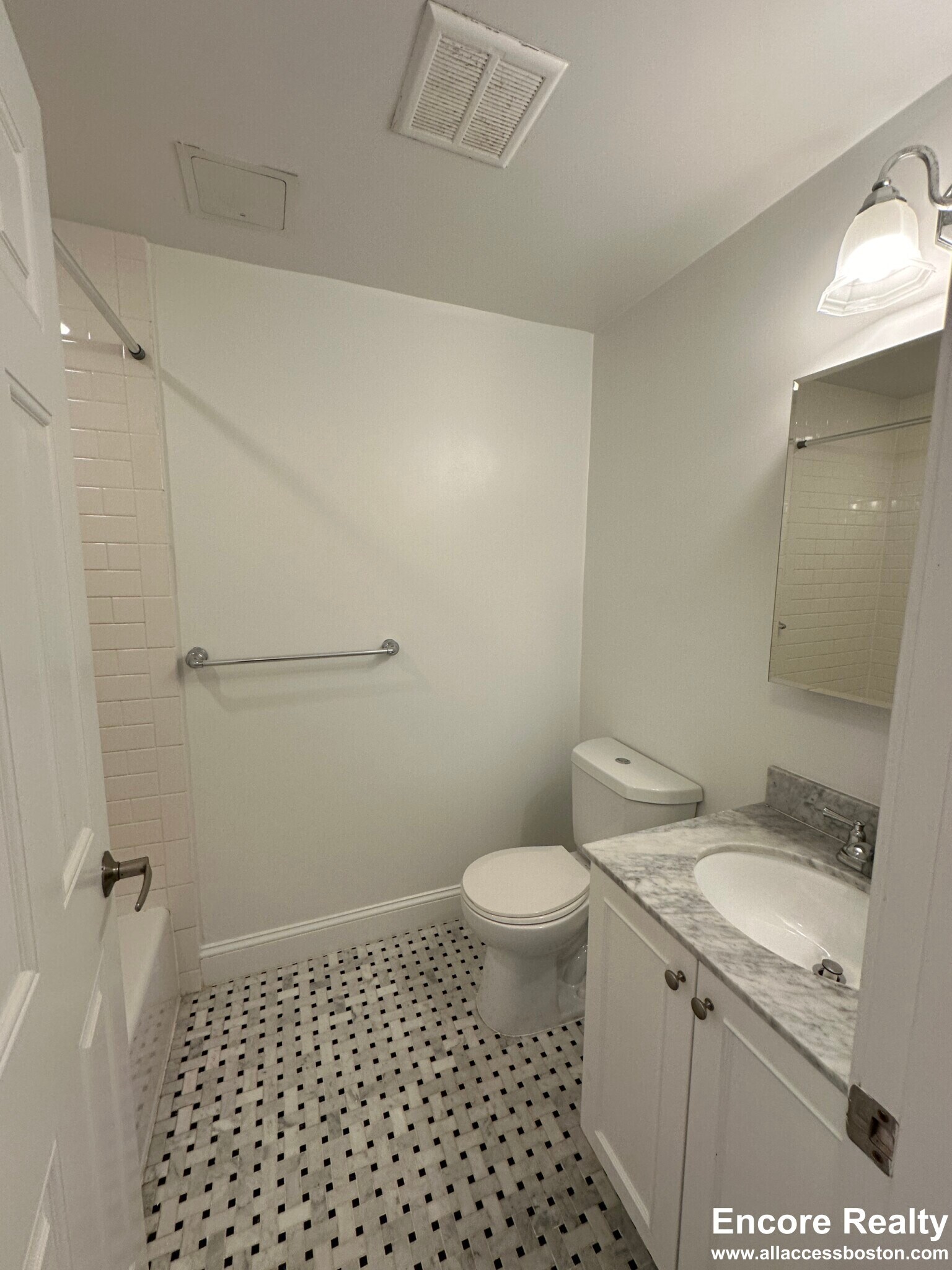 Building Photo - 14 Chauncy St