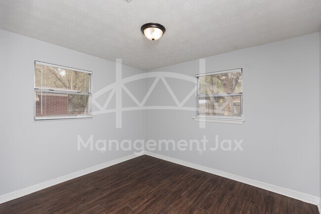 Building Photo - 2661 W 25th St