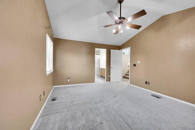 Building Photo - $2,800 - 4 Bed, 3.5 Bath Home in CO Spring...