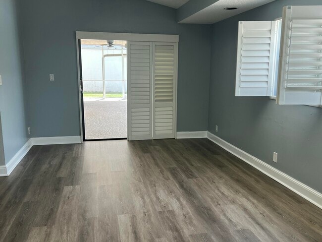 Building Photo - 21023 Rustlewood Ave