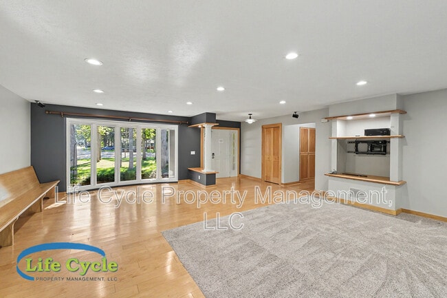 Building Photo - 4395 Shady Oak Ct