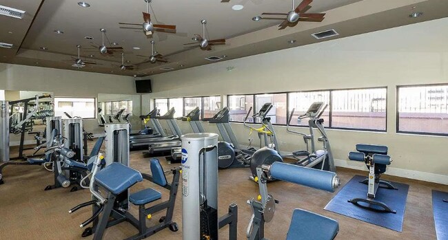 Building Photo - 450 N Arlington Ave