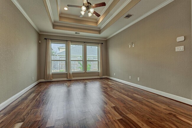 Building Photo - 106 Bella Luce