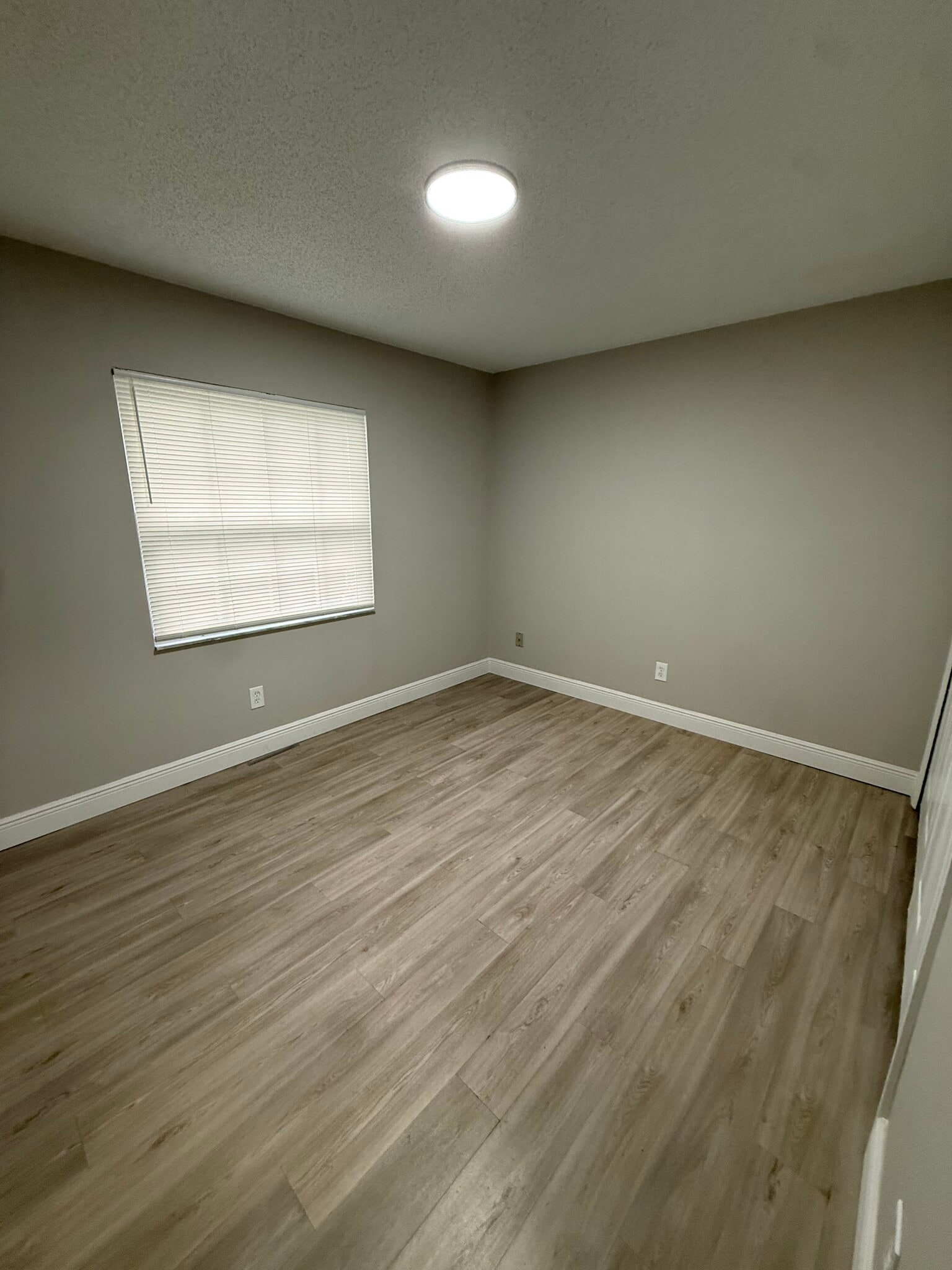 Building Photo - 2539 Christine Dr