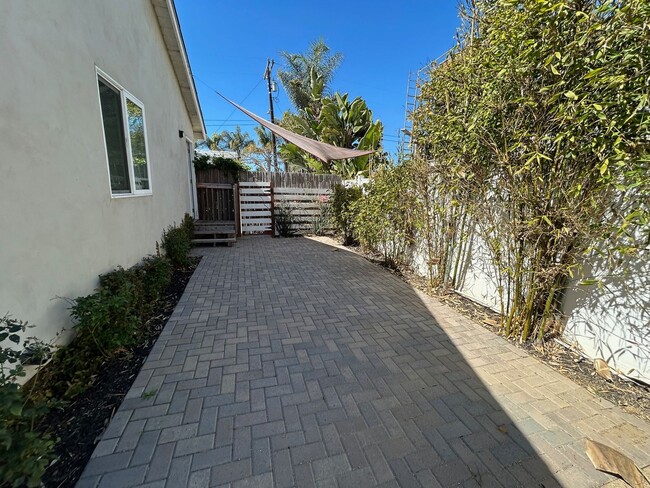 Building Photo - Charming 3-Bedroom HOUSE in Prime Carlsbad...